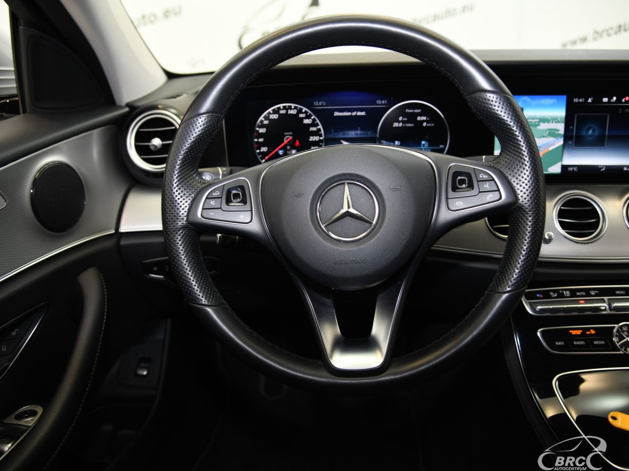 Mercedes-Benz E220 | 26