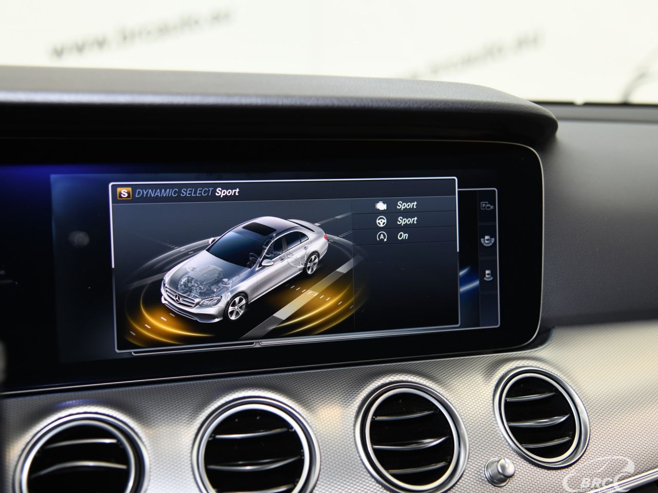 Mercedes-Benz E220 | 39