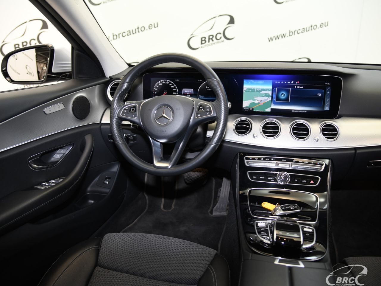 Mercedes-Benz E220 | 12