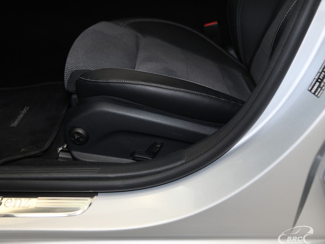 Mercedes-Benz E220 | 21