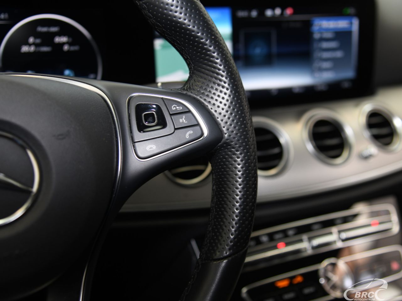 Mercedes-Benz E220 | 27