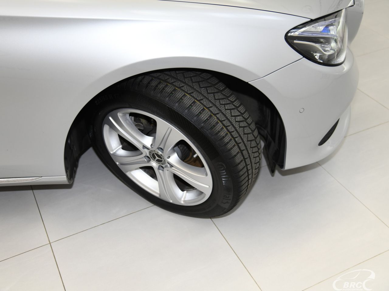 Mercedes-Benz E220 | 44