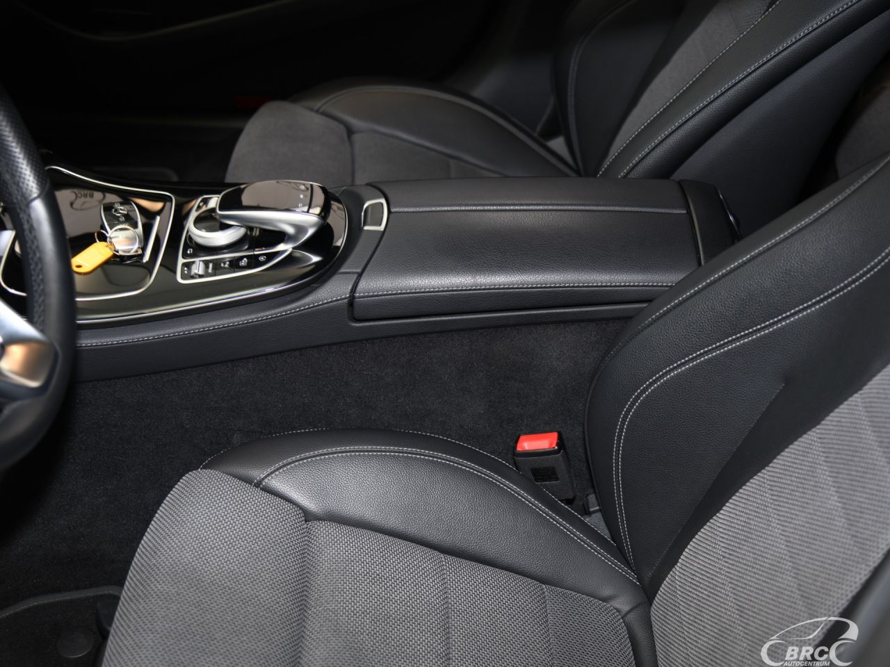 Mercedes-Benz E220 | 23