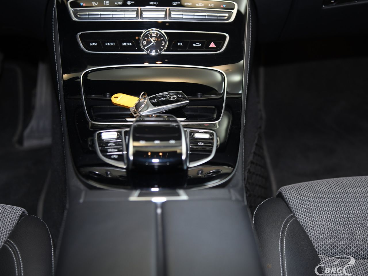 Mercedes-Benz E220 | 16