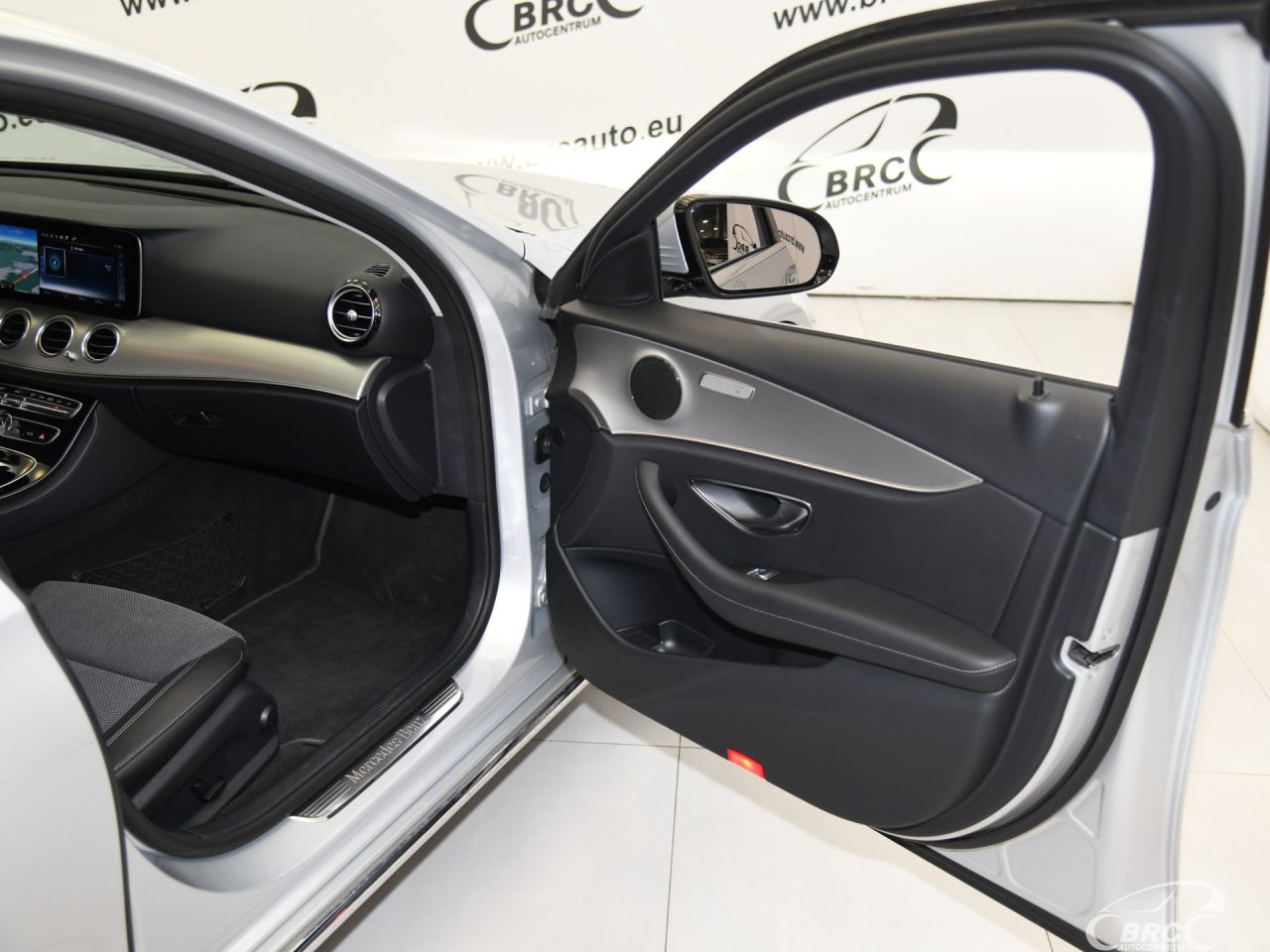 Mercedes-Benz E220 | 6