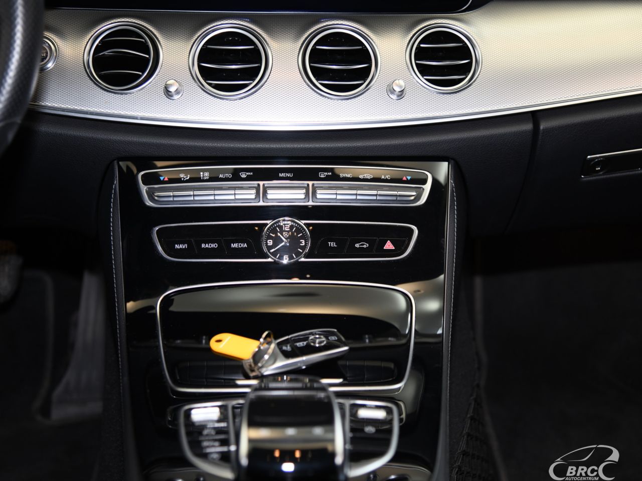 Mercedes-Benz E220 | 15