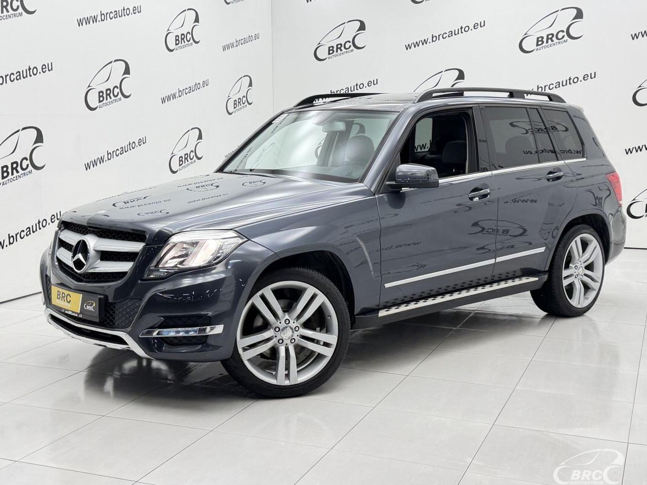 Mercedes-Benz GLK350 | 0