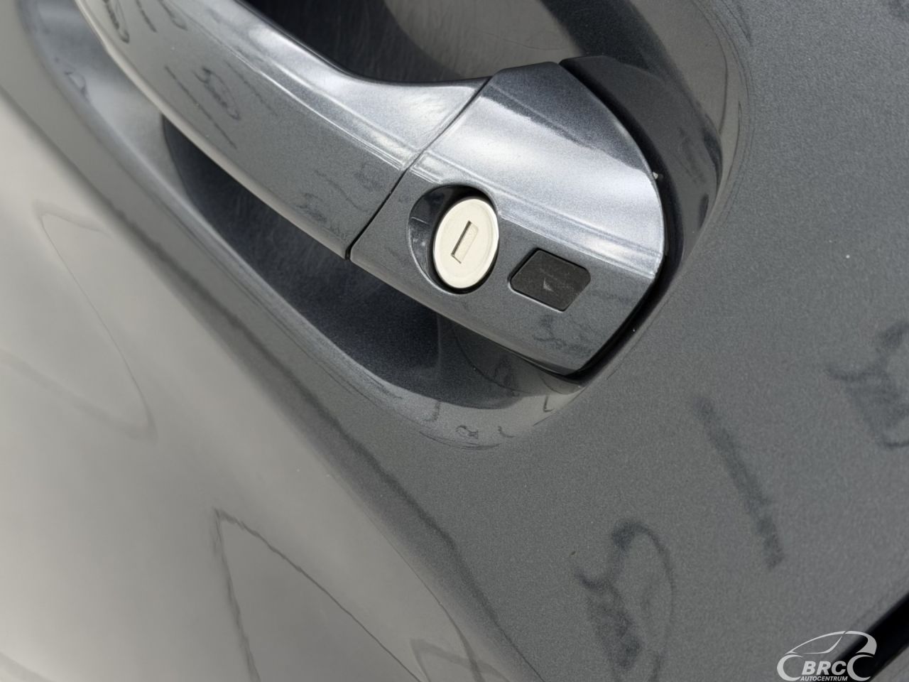 Mercedes-Benz GLK350 | 40