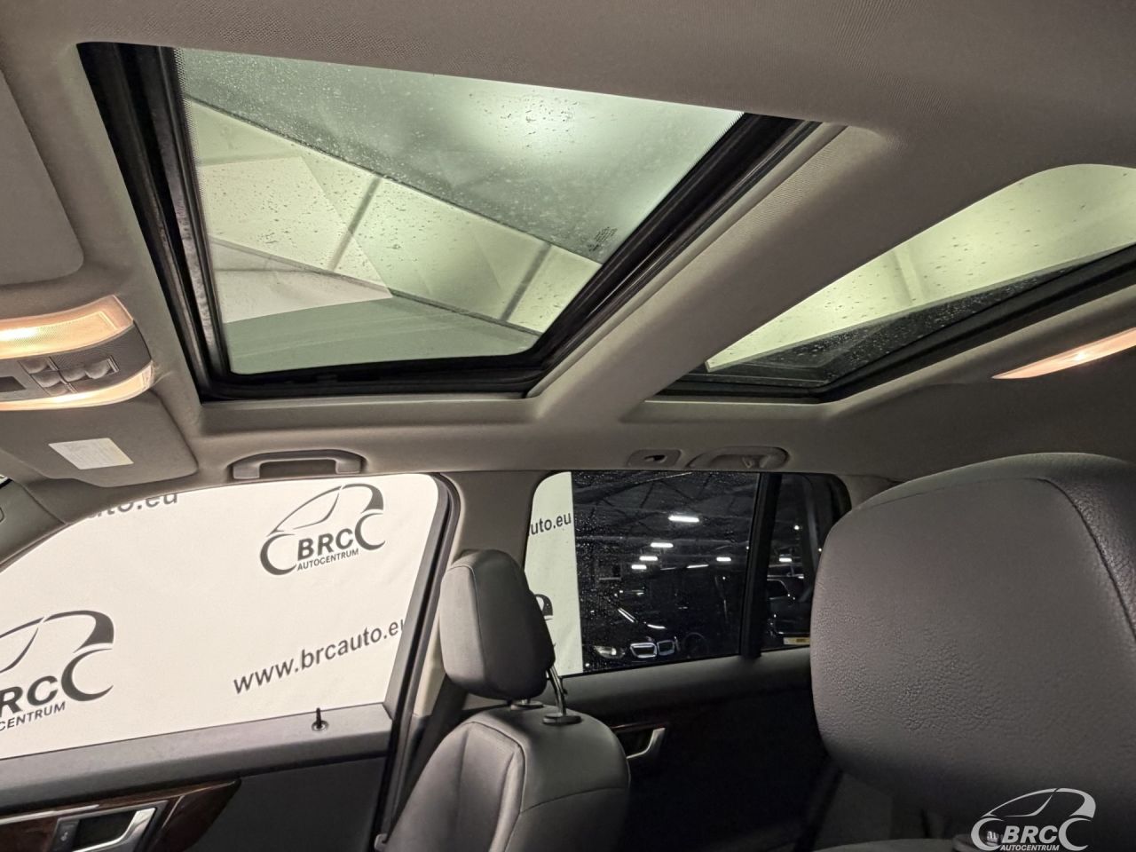 Mercedes-Benz GLK350 | 23