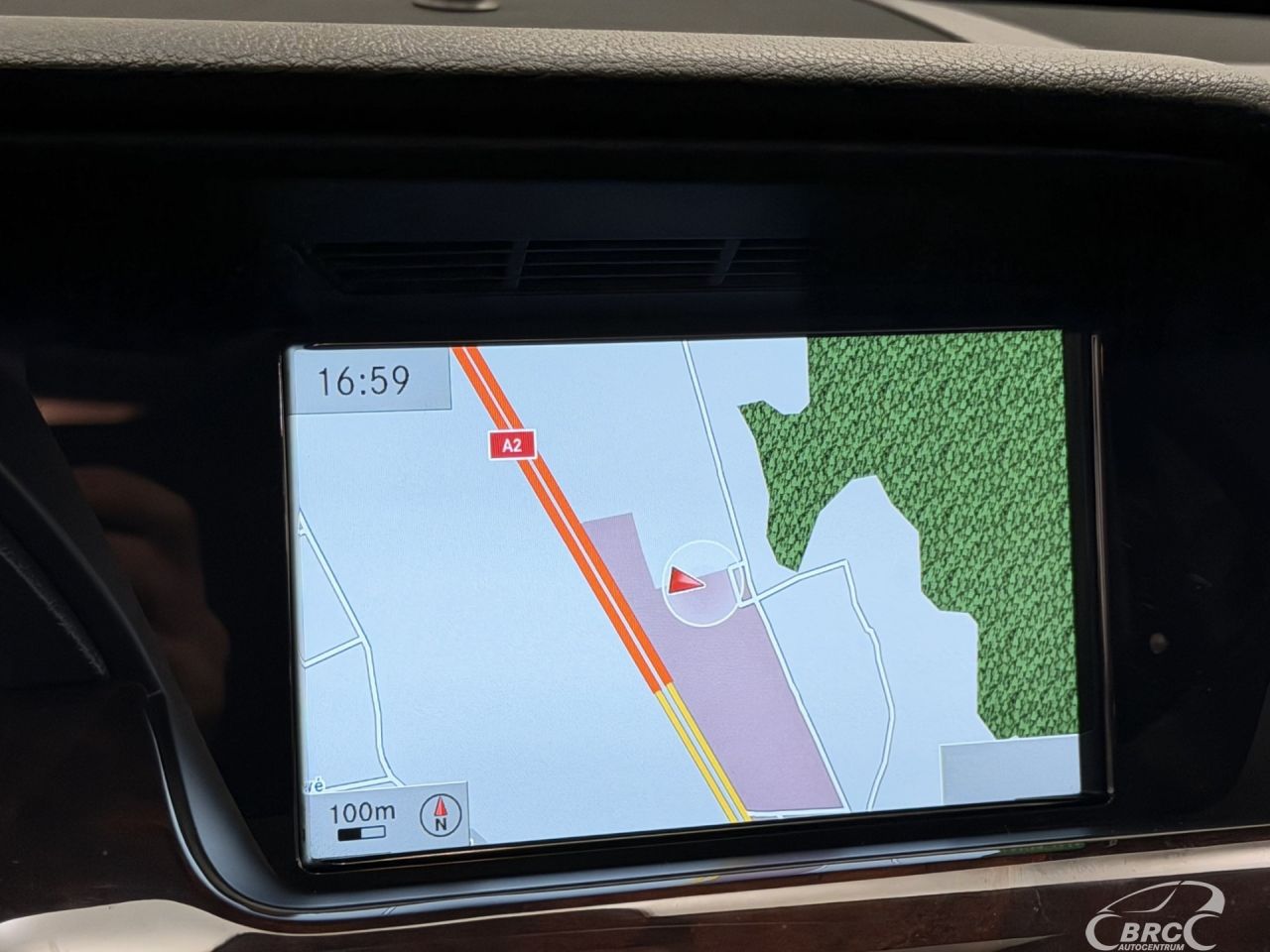 Mercedes-Benz GLK350 | 31