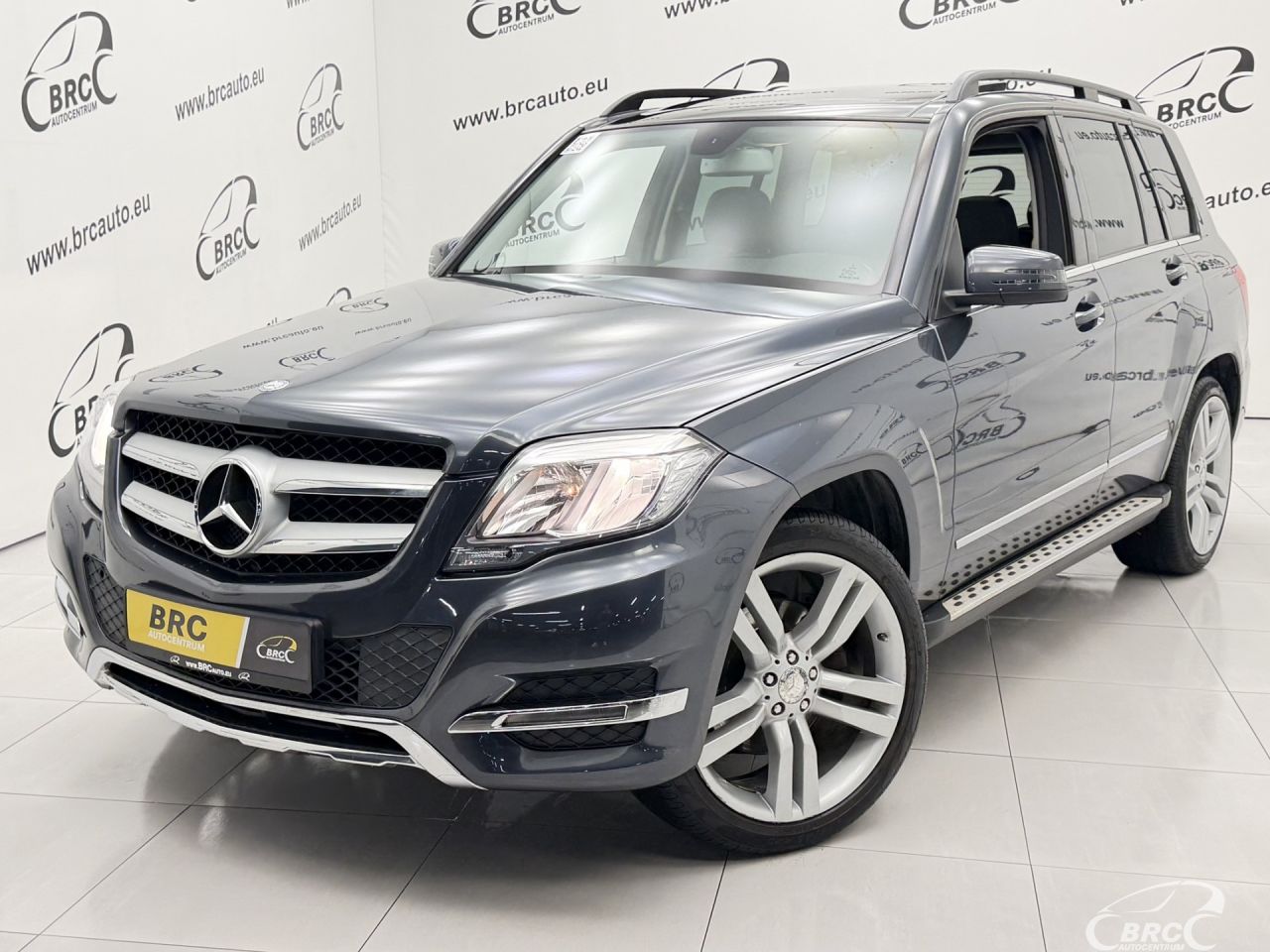 Mercedes-Benz GLK350 | 41
