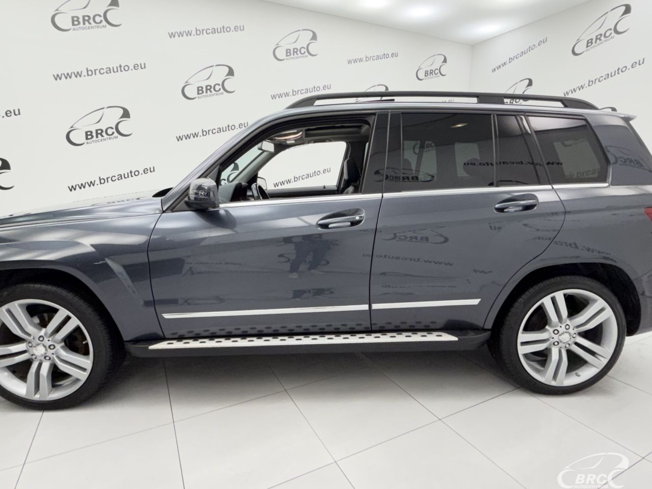 Mercedes-Benz GLK350 | 45