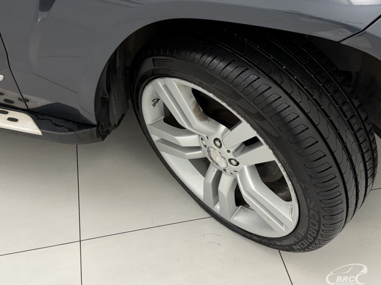 Mercedes-Benz GLK350 | 36