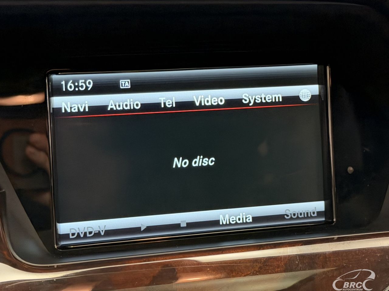 Mercedes-Benz GLK350 | 34