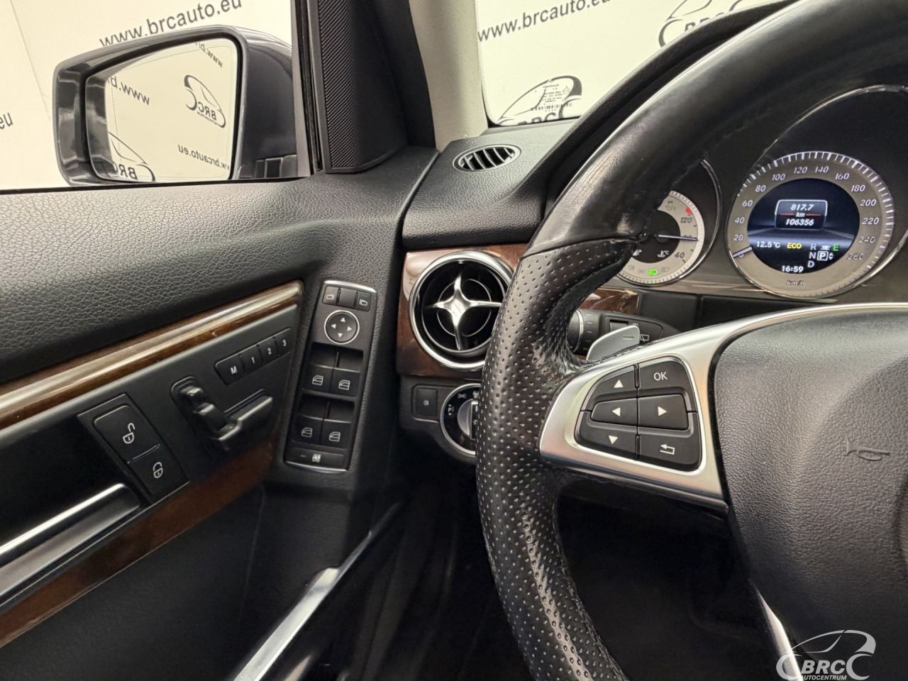 Mercedes-Benz GLK350 | 28