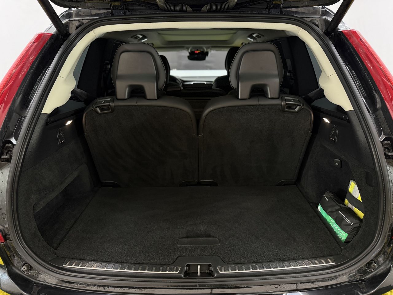 Volvo XC90 | 11