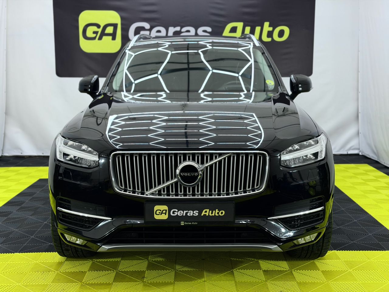 Volvo XC90 | 3