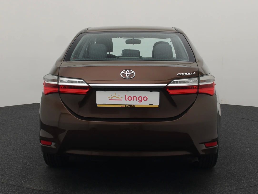 Toyota Corolla | 4