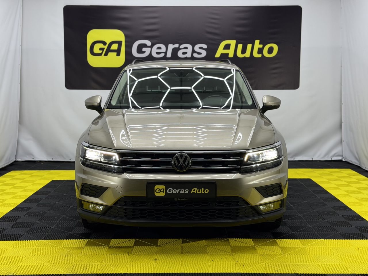Volkswagen Tiguan | 6