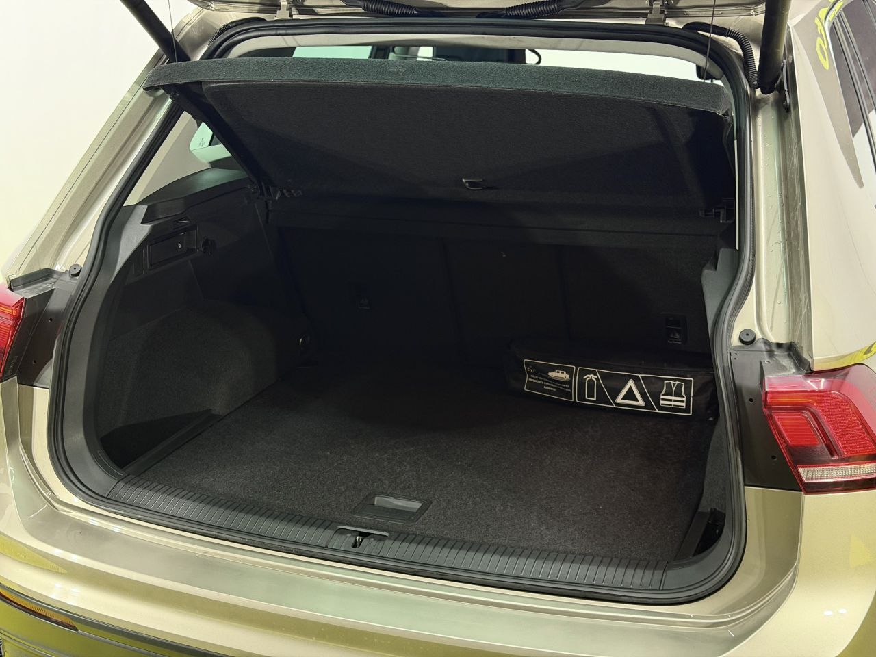 Volkswagen Tiguan | 11