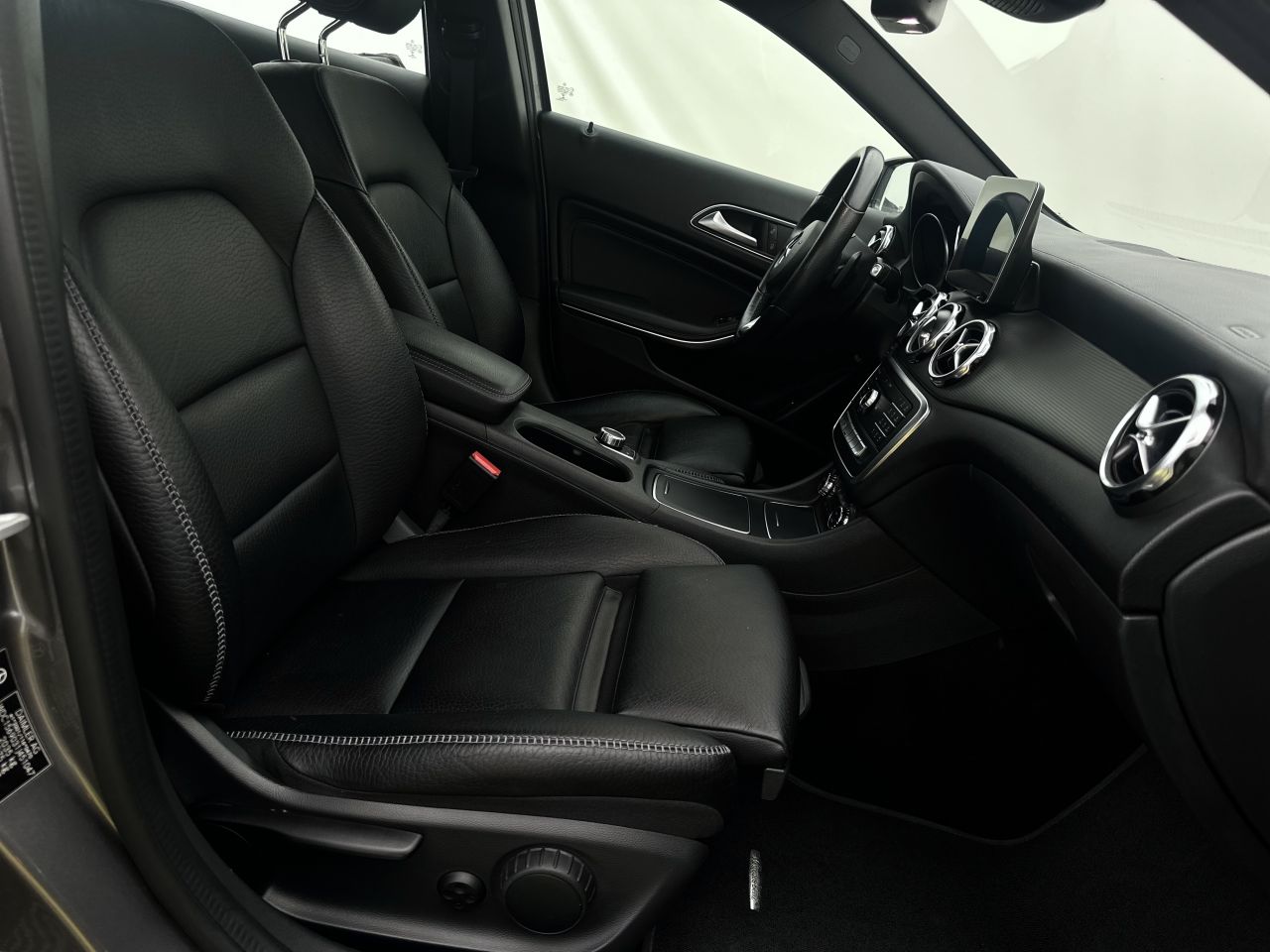 Mercedes-Benz GLA220 | 14