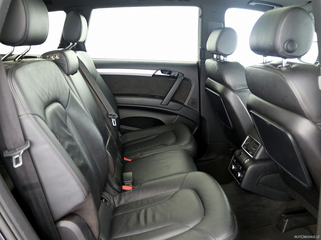 Audi Q7 | 6
