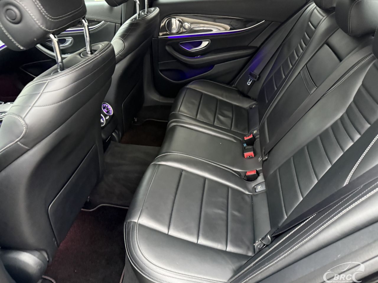 Mercedes-Benz E350 | 12