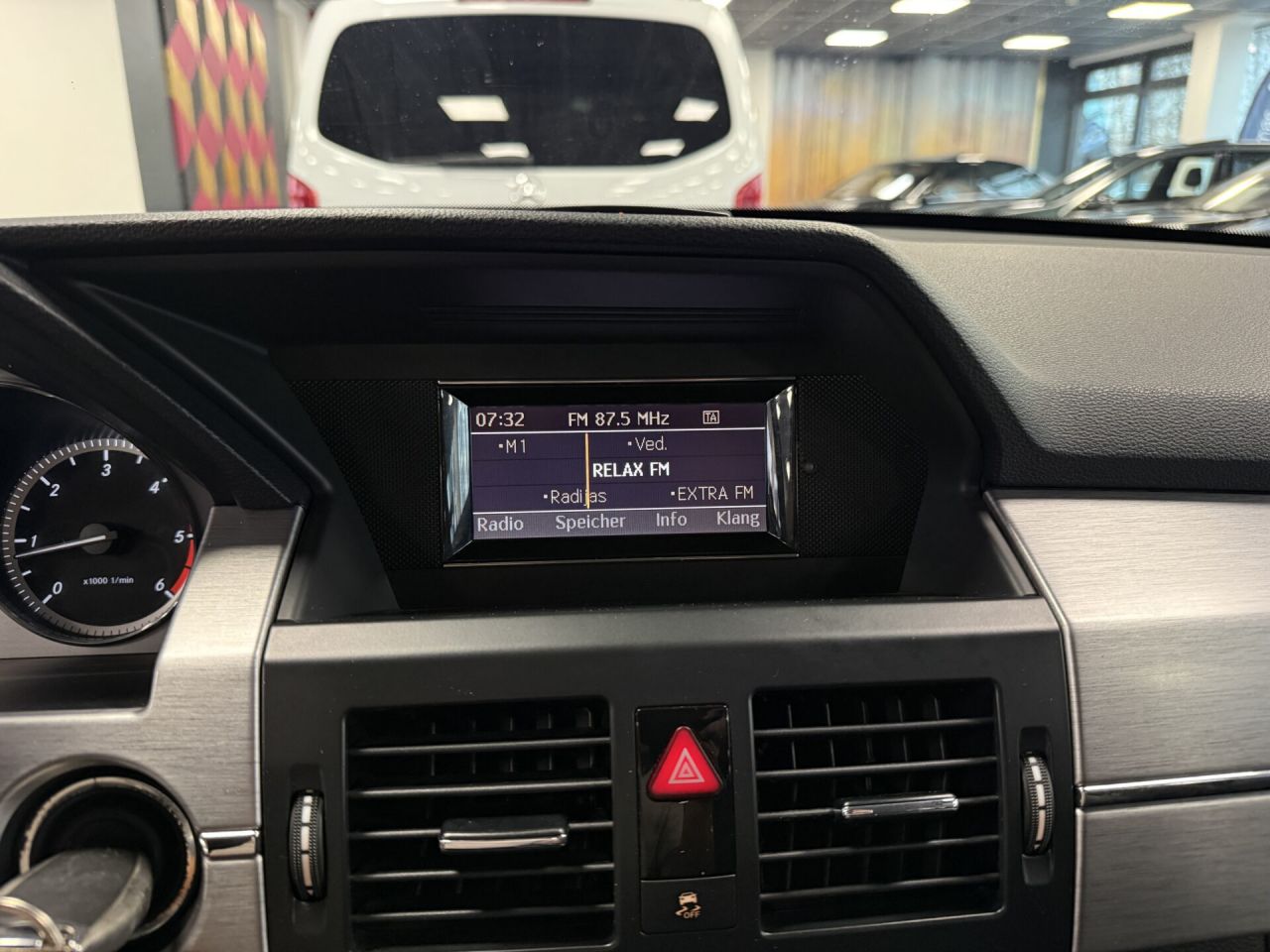 Mercedes-Benz GLK220 | 12