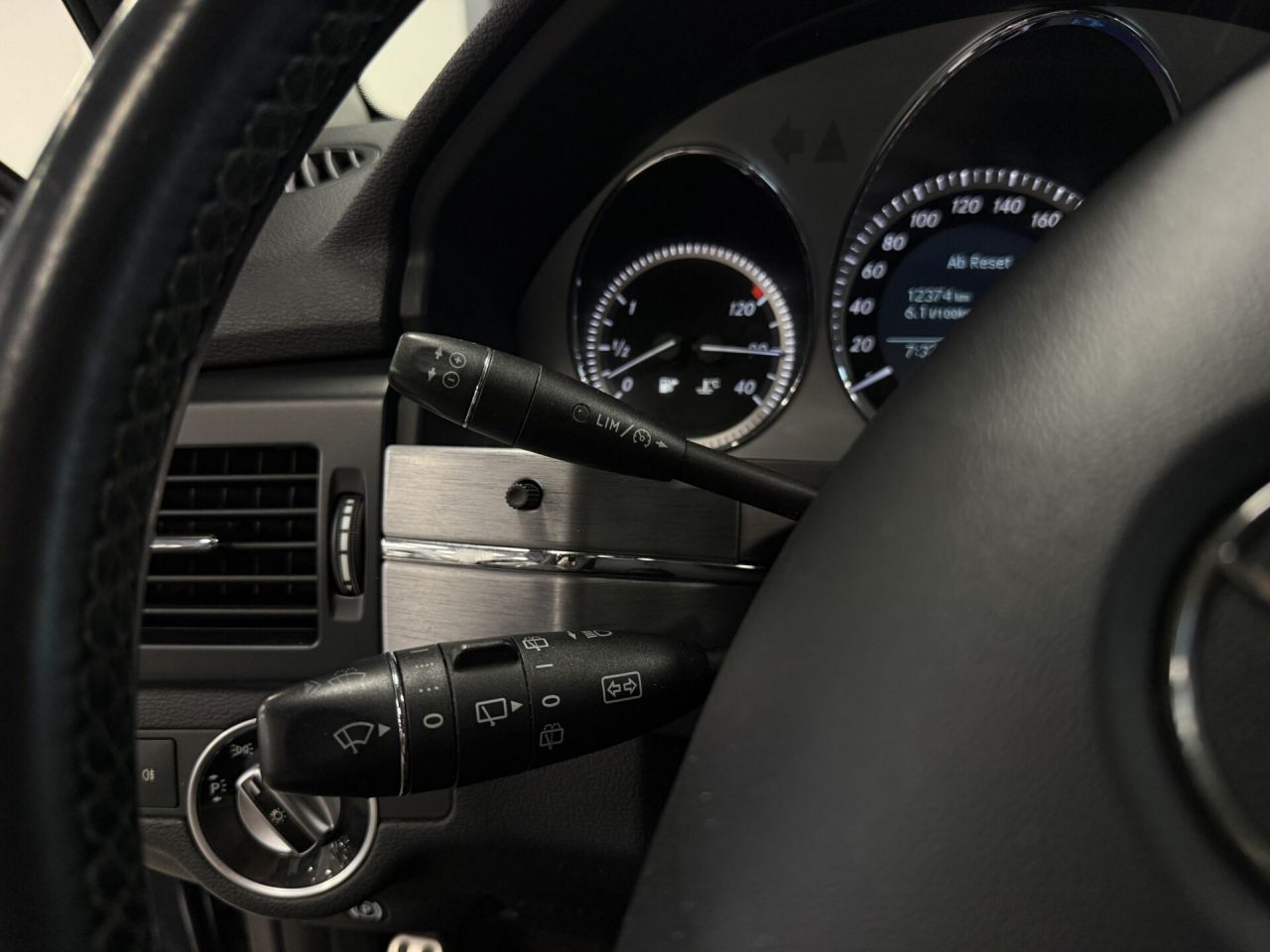 Mercedes-Benz GLK220 | 11