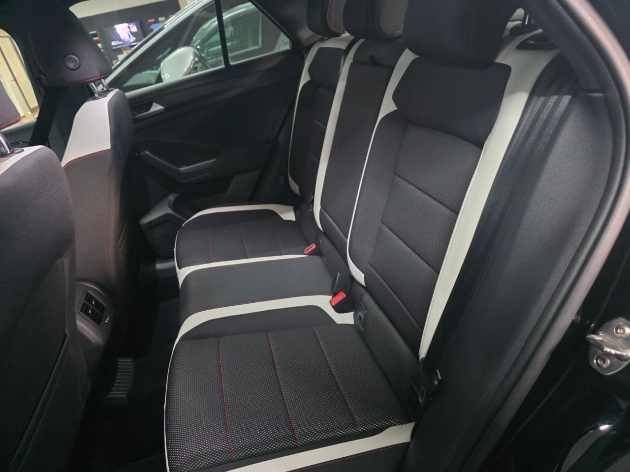 Volkswagen T-Roc | 7