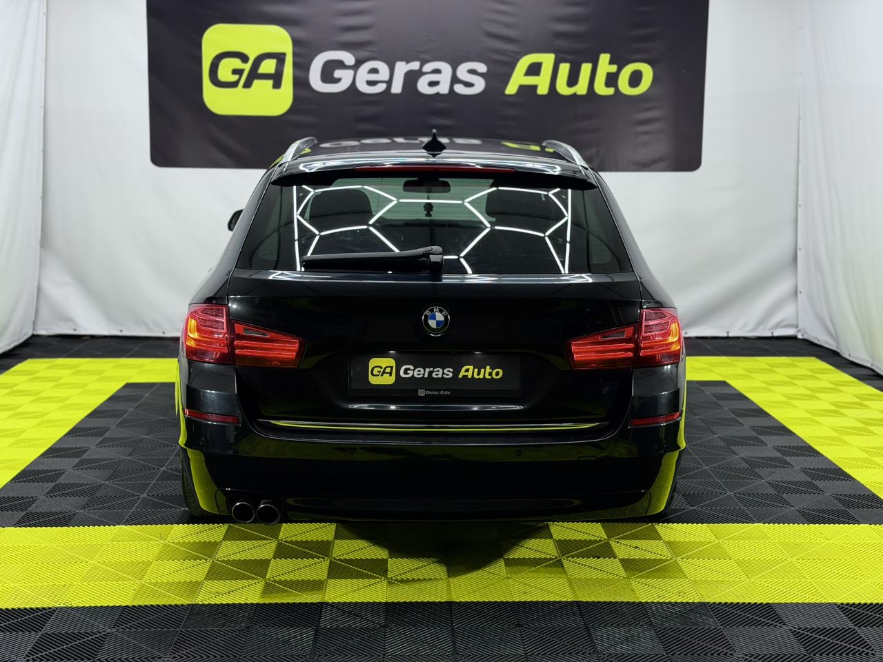 BMW 520 | 4