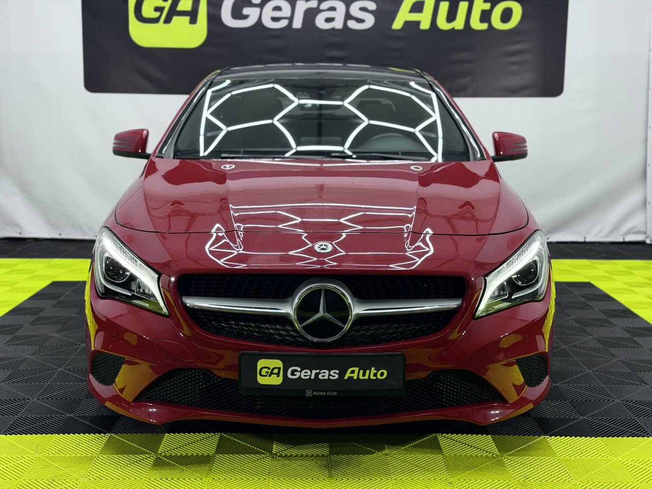 Mercedes-Benz CLA250 | 1