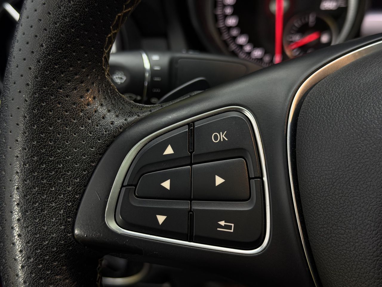 Mercedes-Benz CLA250 | 24