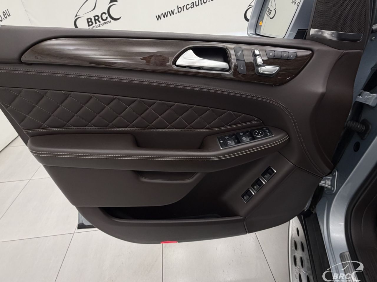 Mercedes-Benz GLS350 | 27