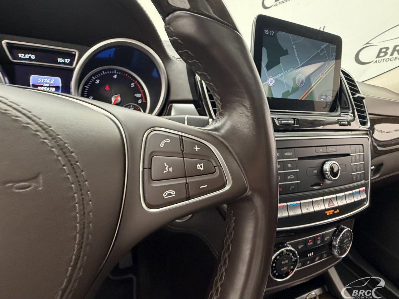 Mercedes-Benz GLS350 | 37