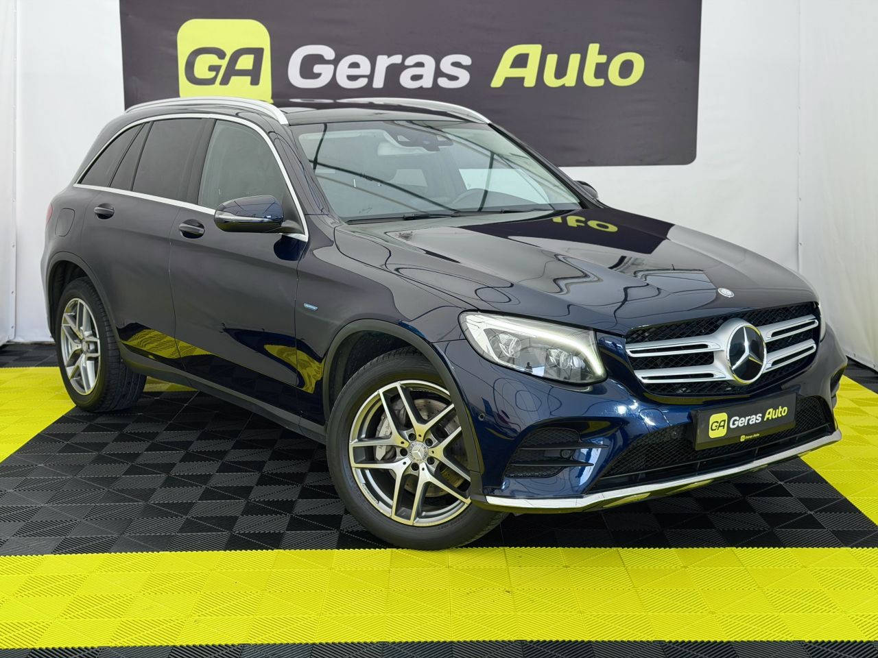 Mercedes-Benz GLC350 | 2
