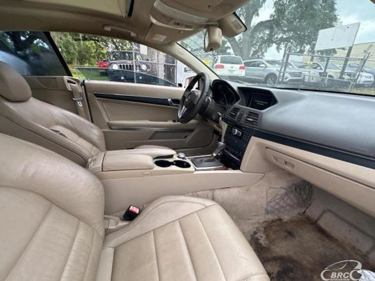 Mercedes-Benz E350 | 48