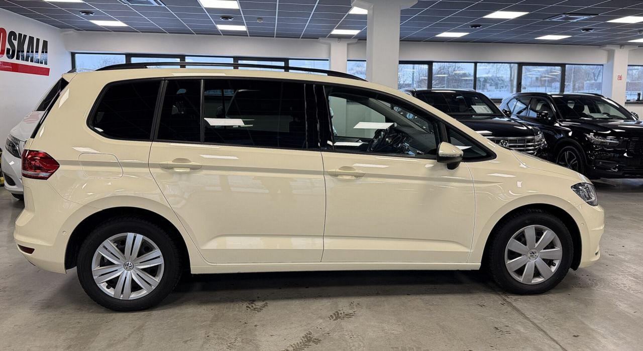 Volkswagen Touran | 22