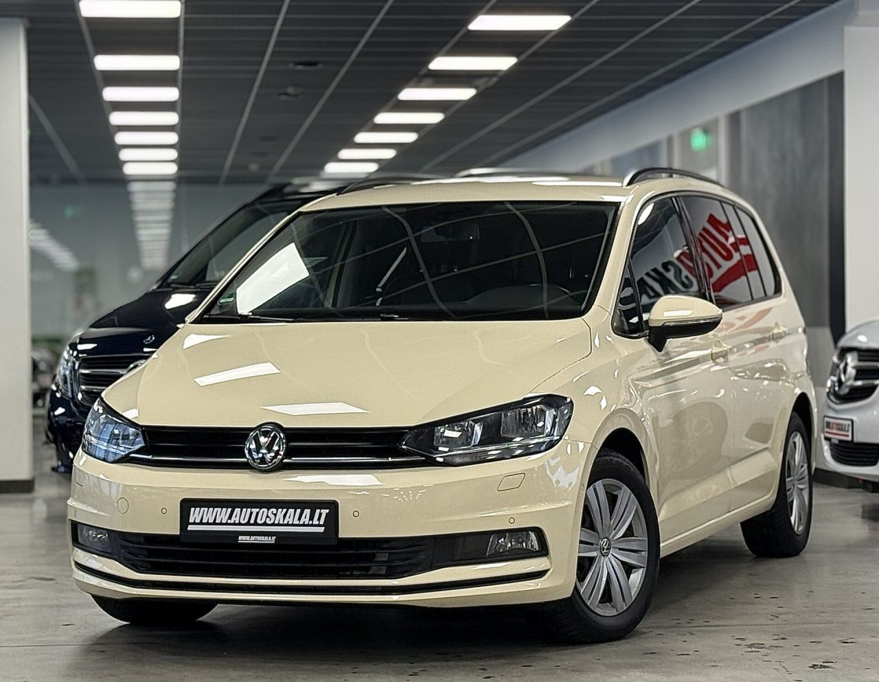 Volkswagen Touran | 12