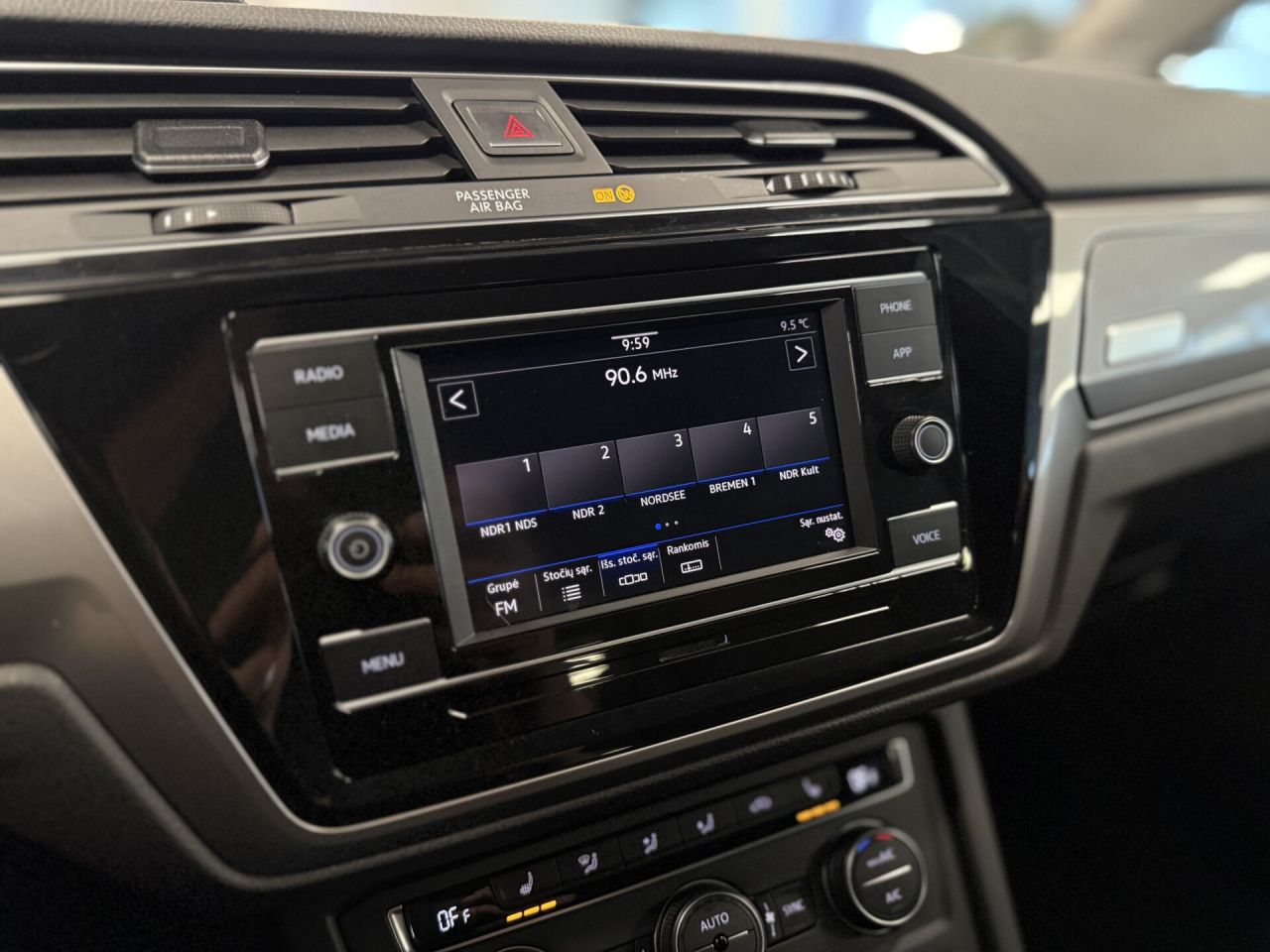 Volkswagen Touran | 6