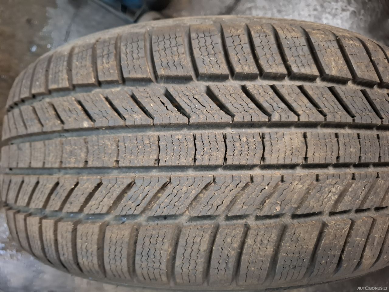 Continental 245/45R18 зимние шины