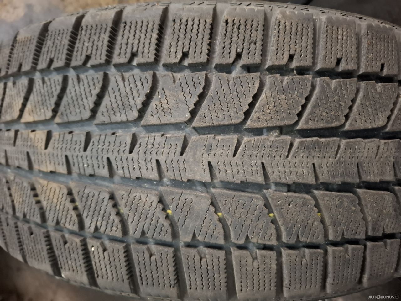 Bridgestone 245/45R17 зимние шины