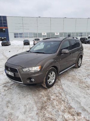 Mitsubishi Outlander | 3