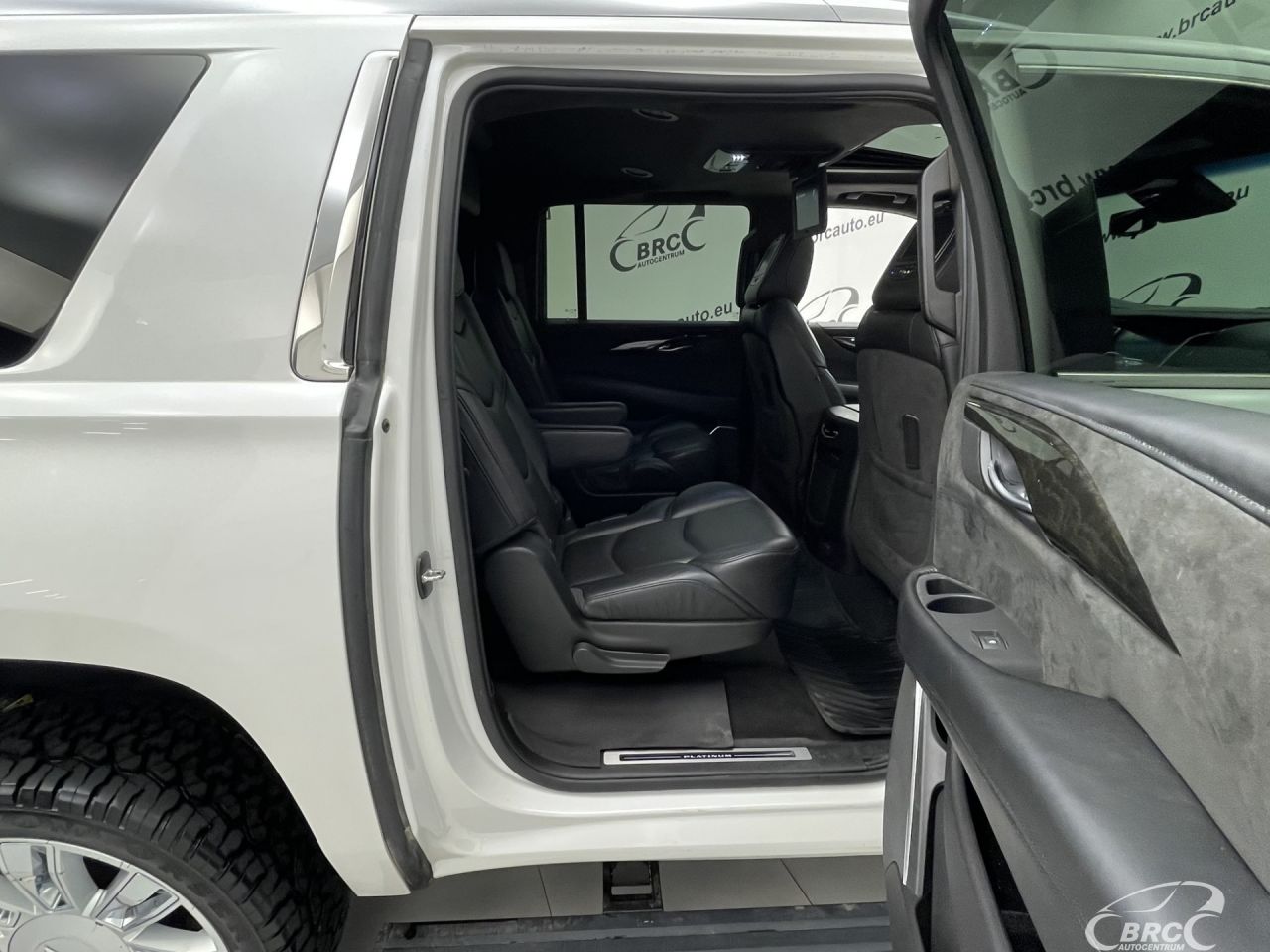 Cadillac Escalade | 10