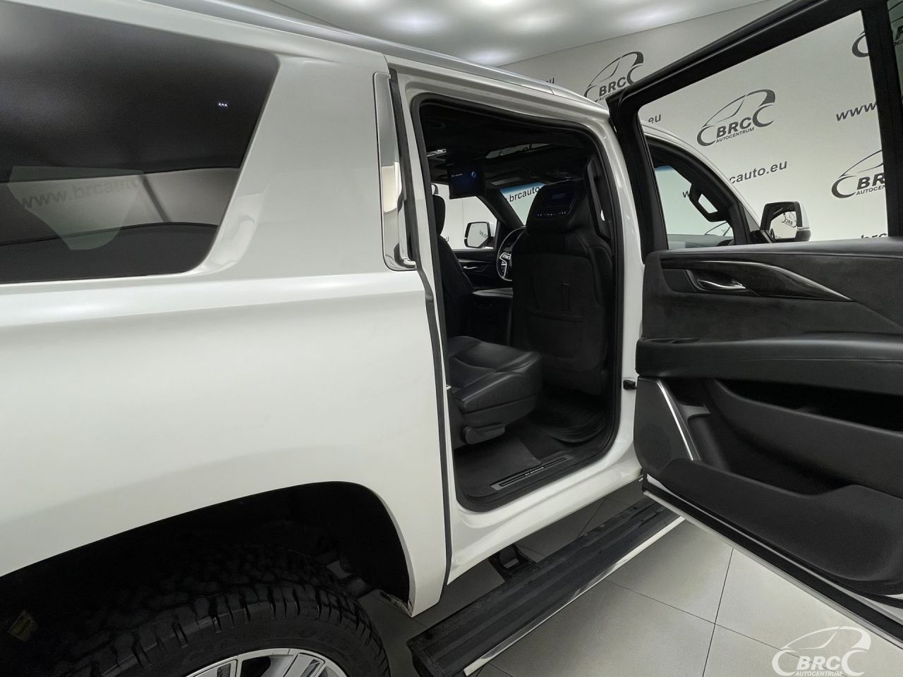 Cadillac Escalade | 14