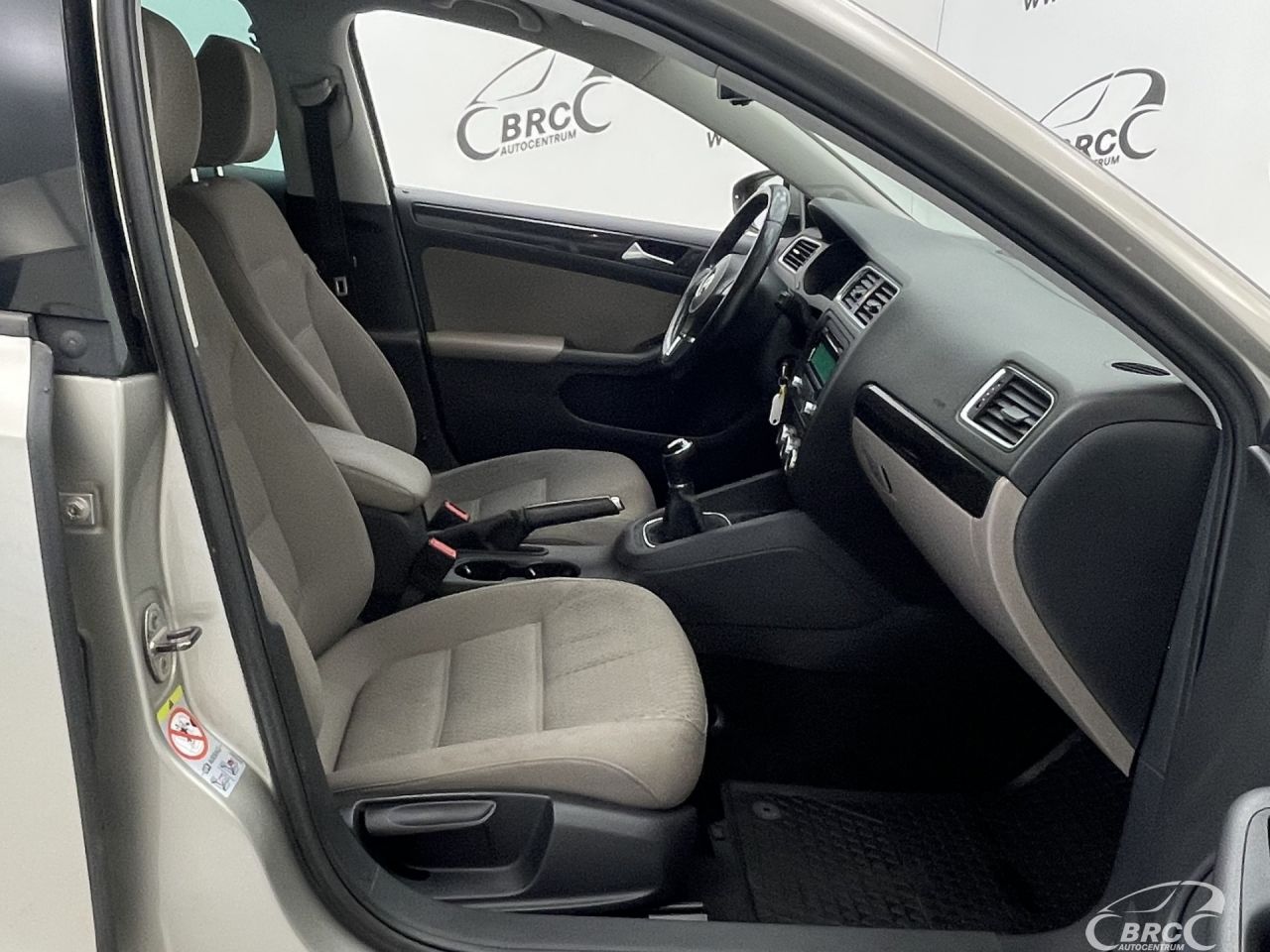 Volkswagen Jetta | 5