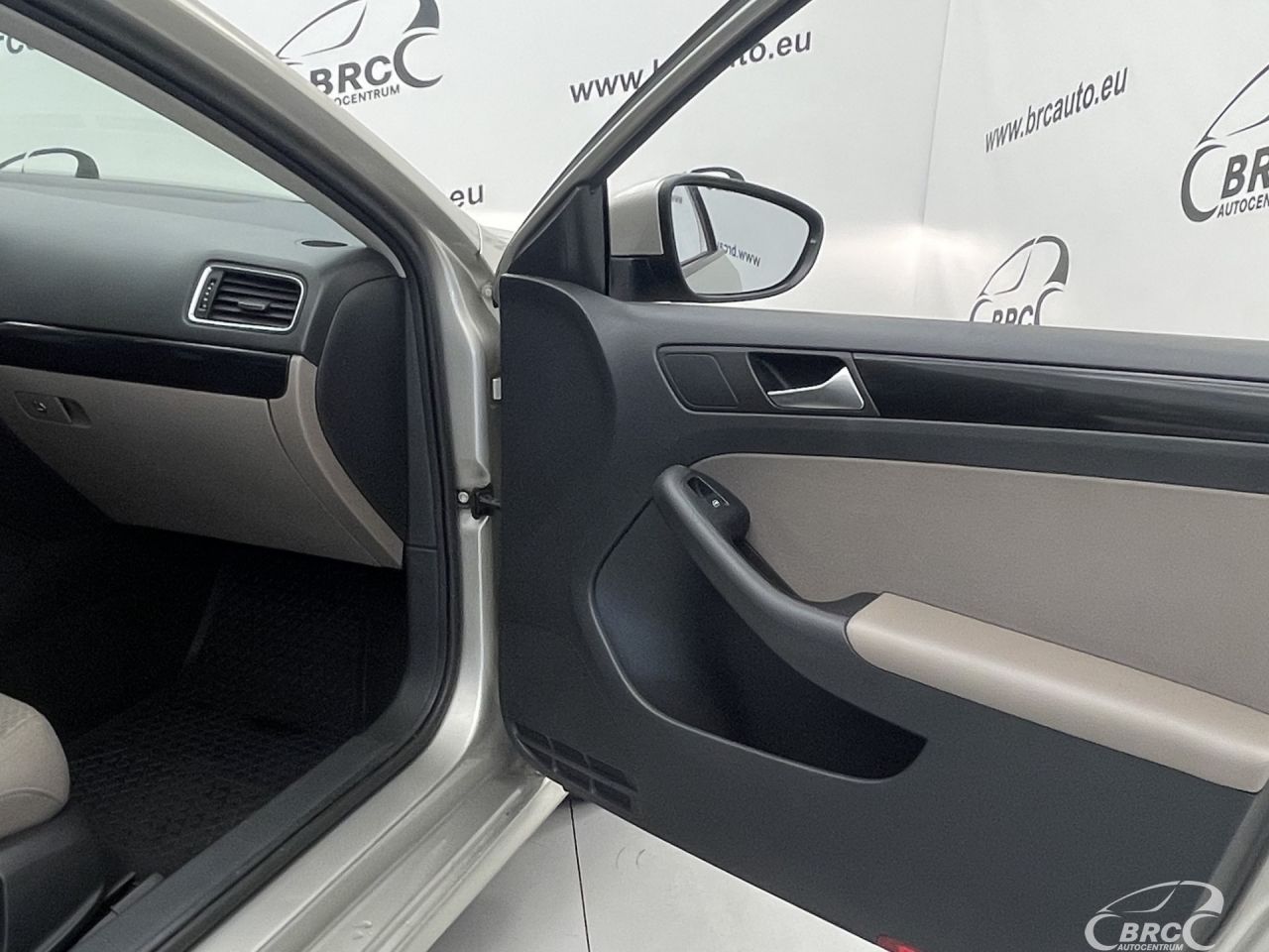 Volkswagen Jetta | 12