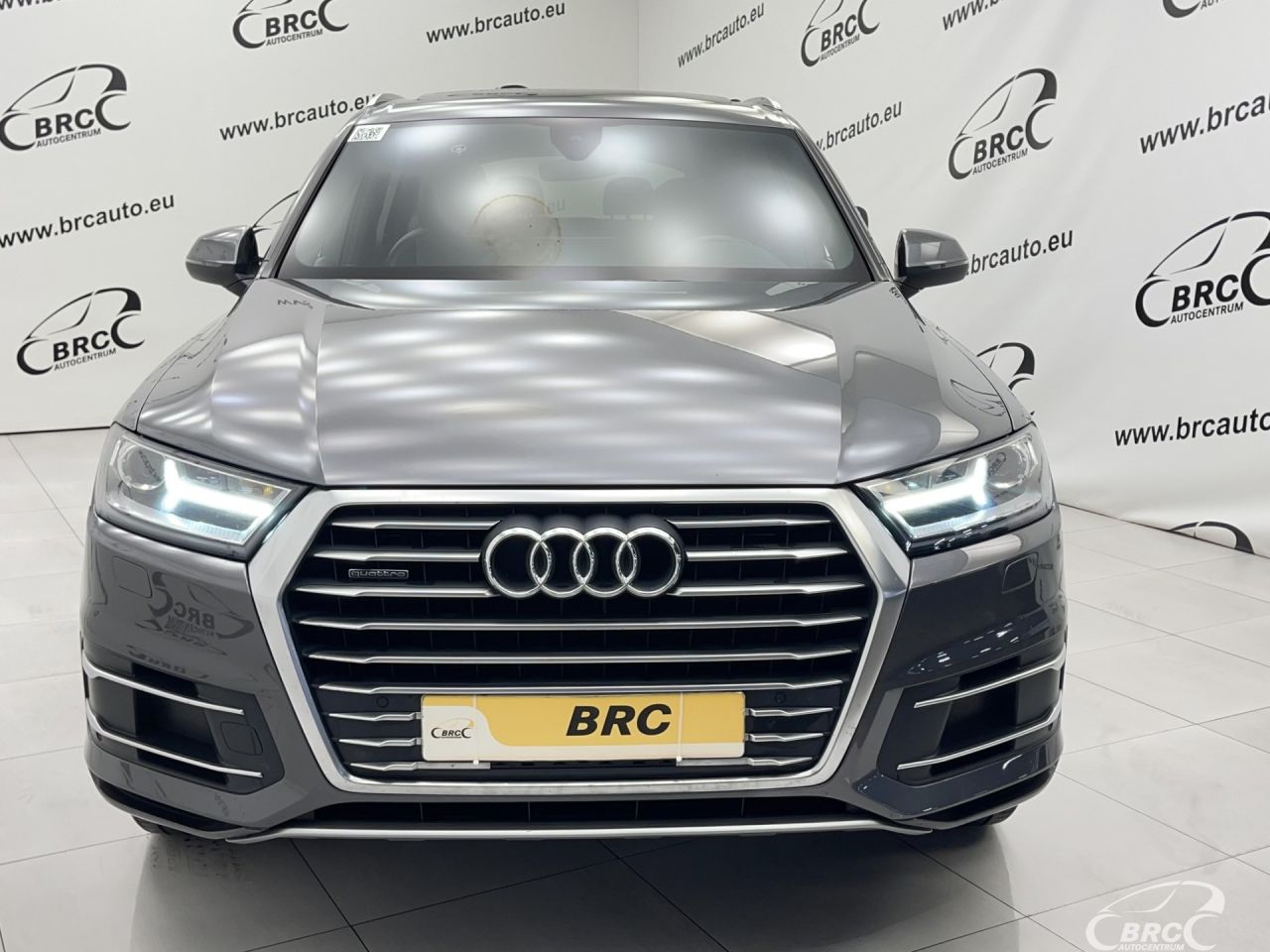 Audi Q7 | 48