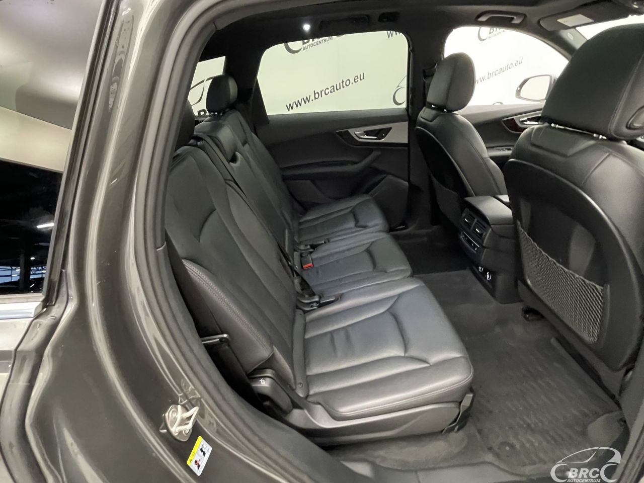 Audi Q7 | 9