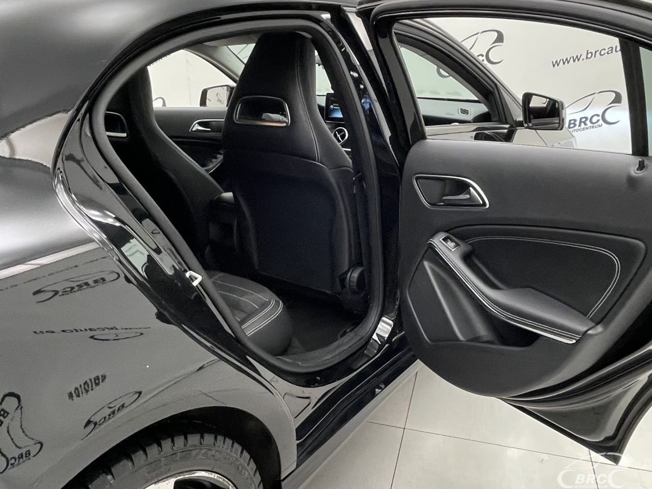 Mercedes-Benz A180 | 11